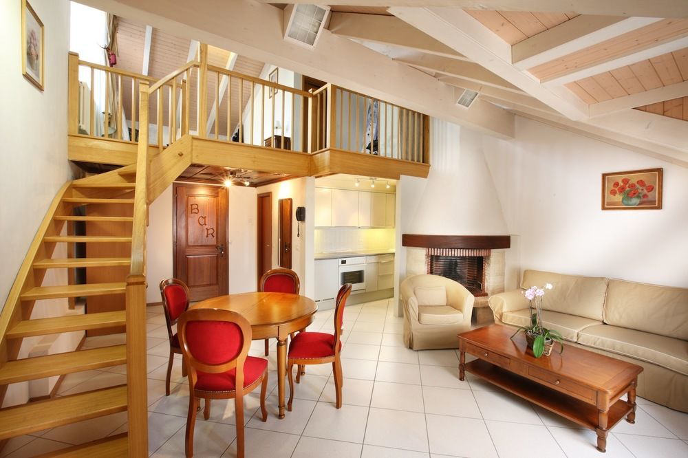 Hotel De La Couronne Морж Экстерьер фото